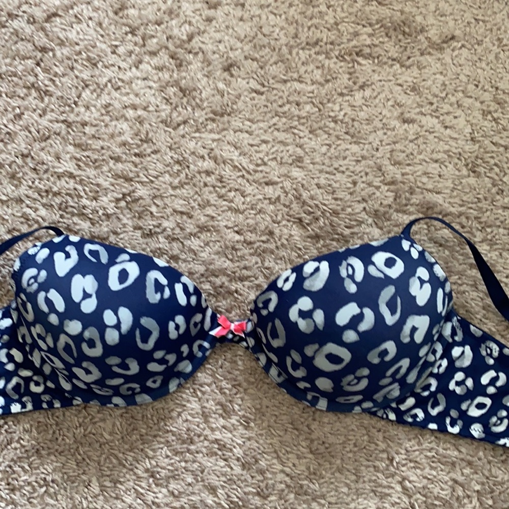 Xhilaration perfect t shirt bra 38C